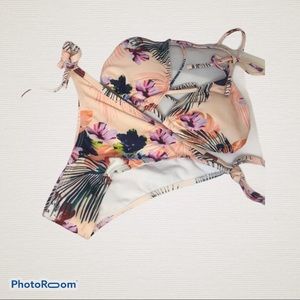 Pink Cream Hawaiian Bikini Bathing Suit Set Medium